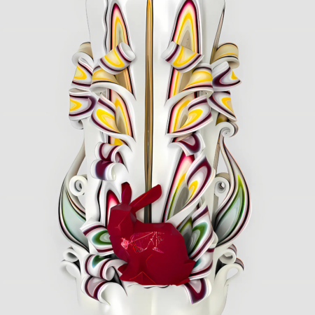 Osterkerze mit fröhlicher Osterhase Figur in Rot, handgeschnitzte Kerze mit Grün-Gelb-Rot Farbverlauf im Schnitt