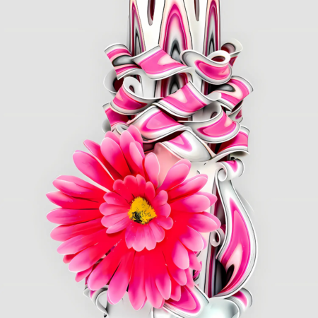 Handgeschnitzte, sechseckige, kegelförmige Kerze in Weiß mit filigranen pinken und schwarzen Verzierungen, verziert mit einer großen pinken Blume vorne