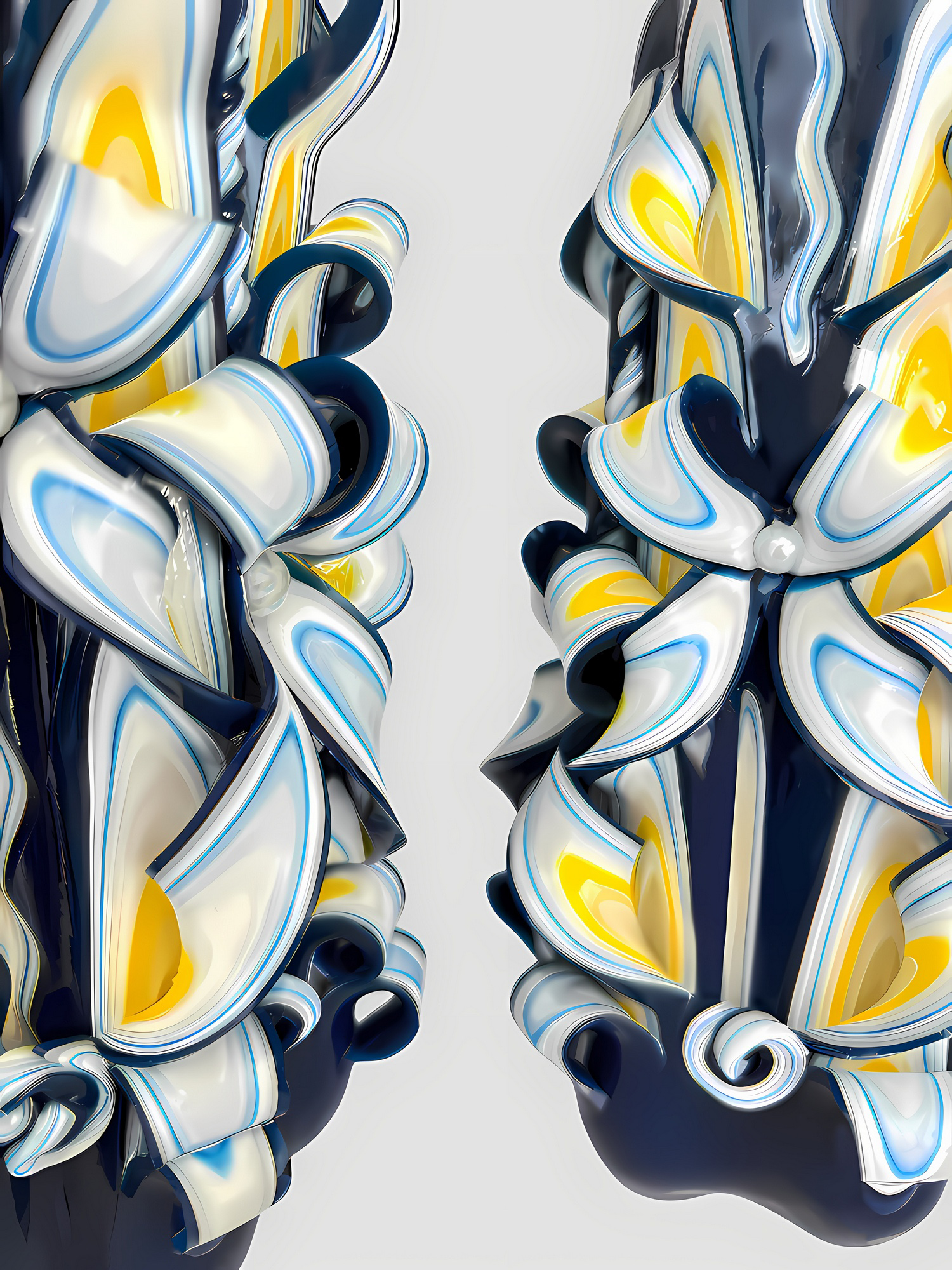 Handgeschnitzte Paraffinkerze 6-eckig und kegelförmig, in elegantem Nachtblau mit filigranen Schnitzelementen. Schnittstellen leuchten Gelb