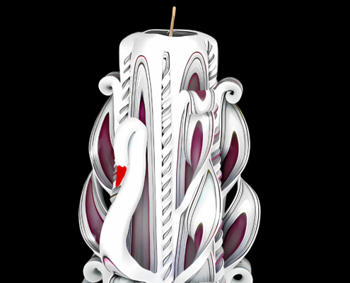 weiße Kerze mit weinroten Farbverlauf im Schnitt, handgeschnitzte dekorative Kerze, kegelförmig, 6-eckig. Schwann Schnitzform